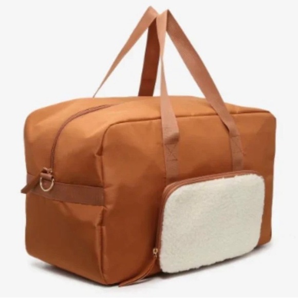 NWT DSW Travel Fall/Winter Weekender Duffle Bag with Removable Faux Sherpa Pouch - Picture 2 of 11